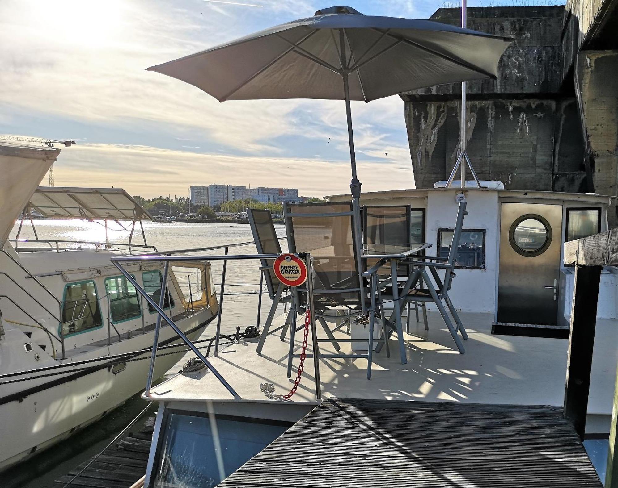 Le Bateau Ivre Hotel บอร์โด ภายนอก รูปภาพ